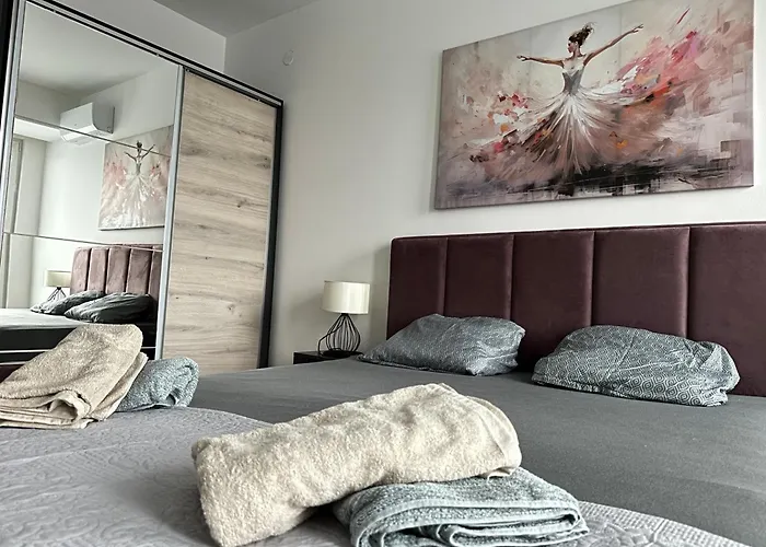 Thomas Two Bedroom Apartment-Private Parking