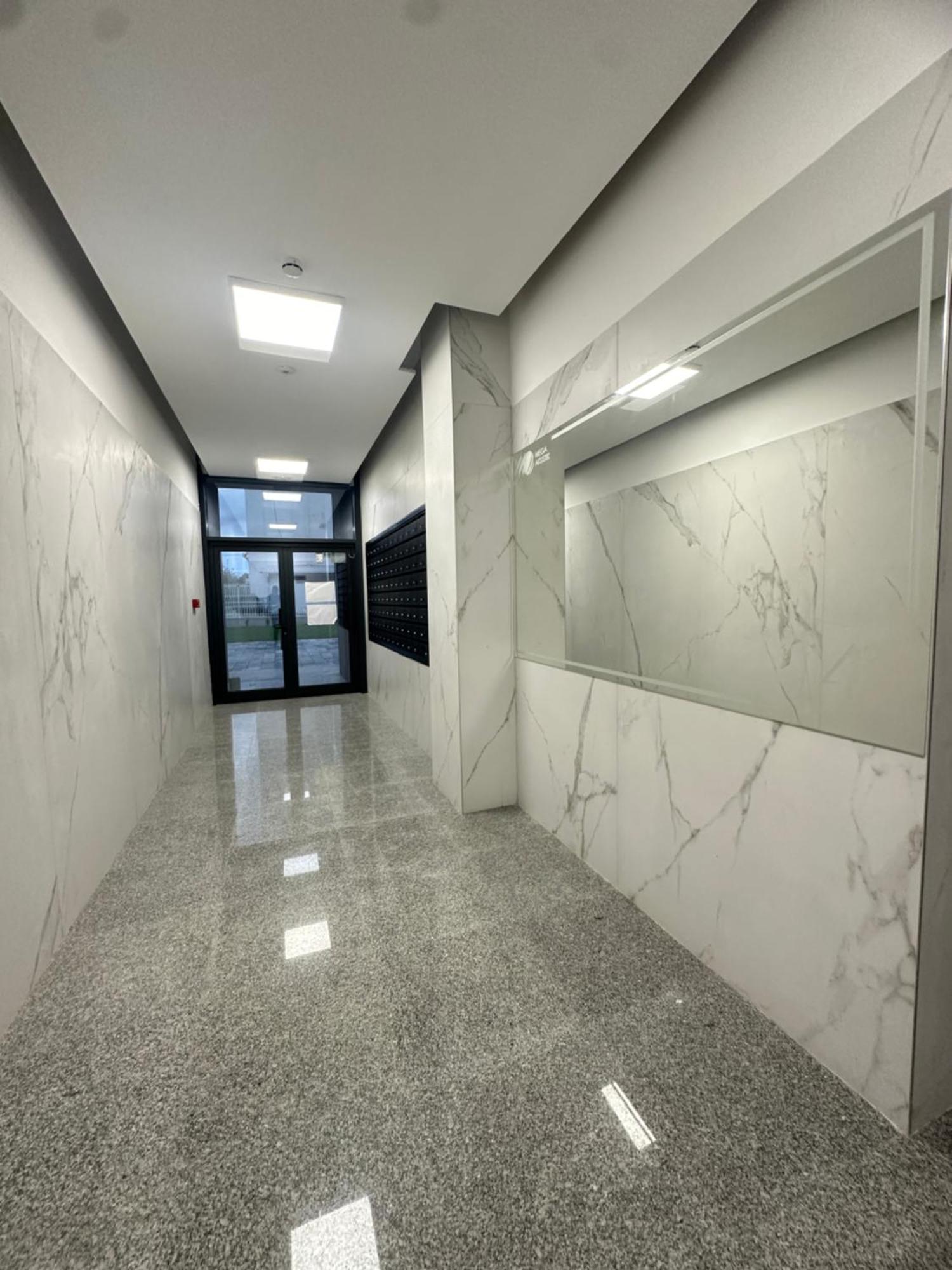 Thomas Two Bedroom Apartment-private Parking דירה *