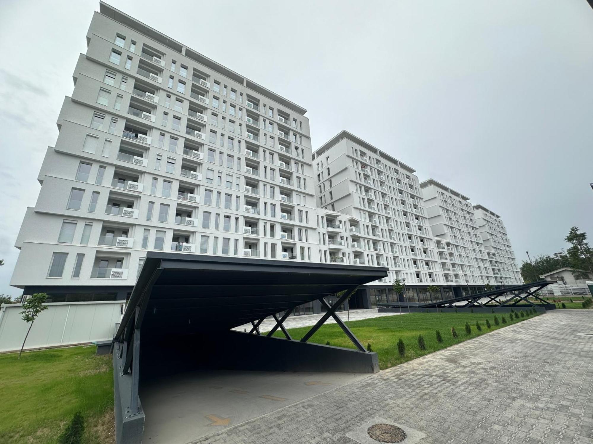 Thomas Two Bedroom Apartment-private Parking דירה *