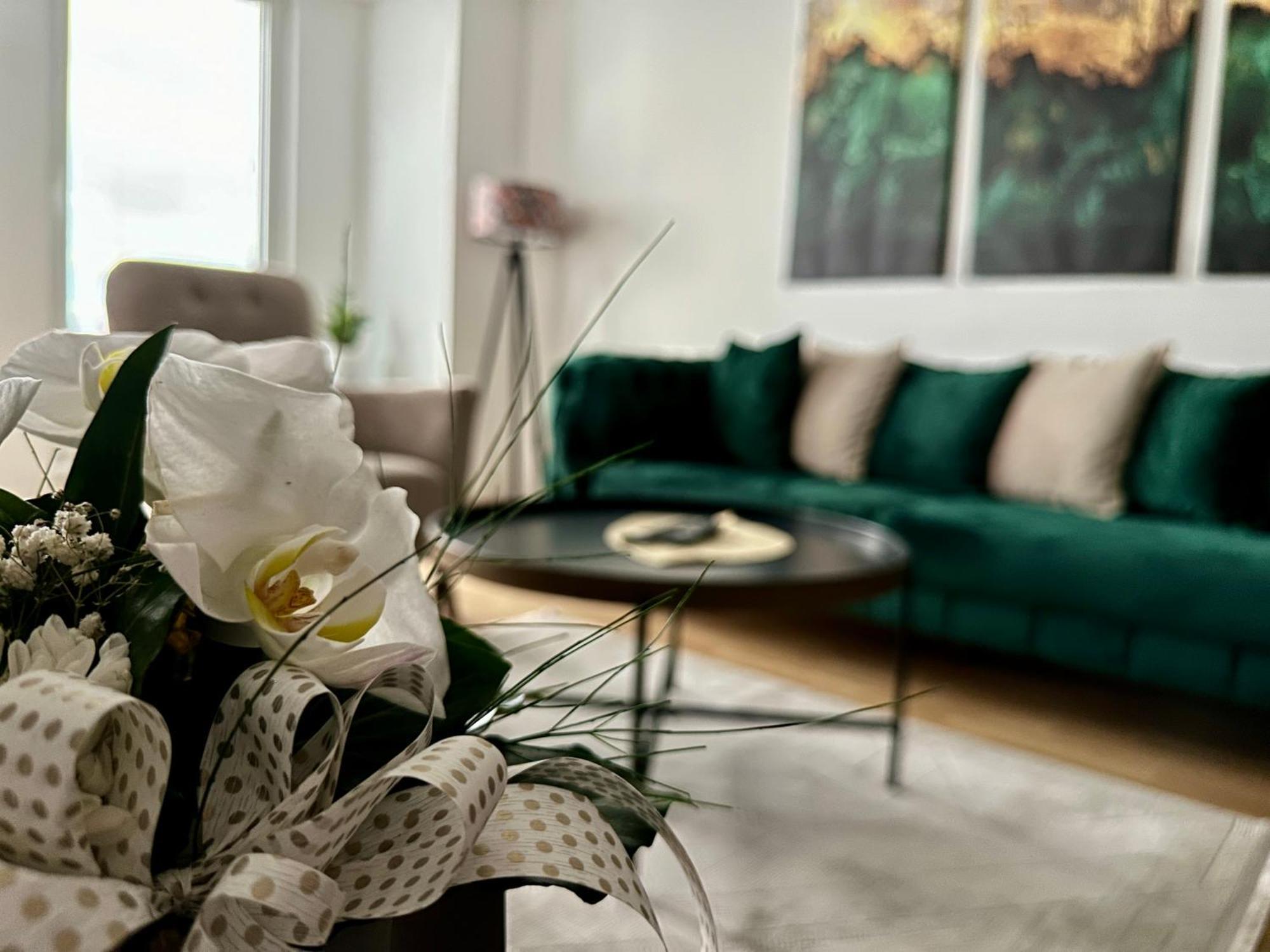 Thomas Two Bedroom Apartment-private Parking *