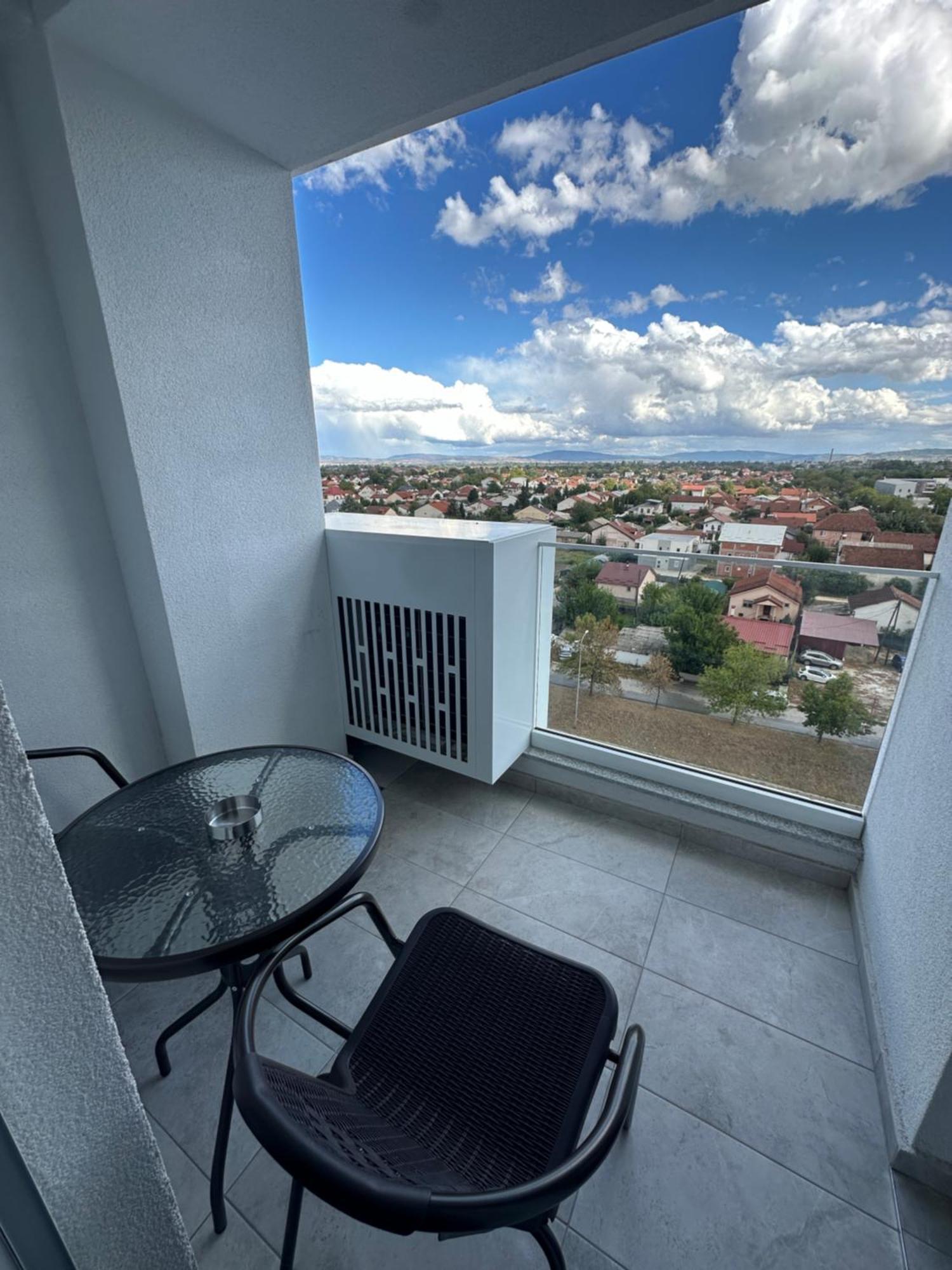 Thomas Two Bedroom Apartment-private Parking * Σκόπια