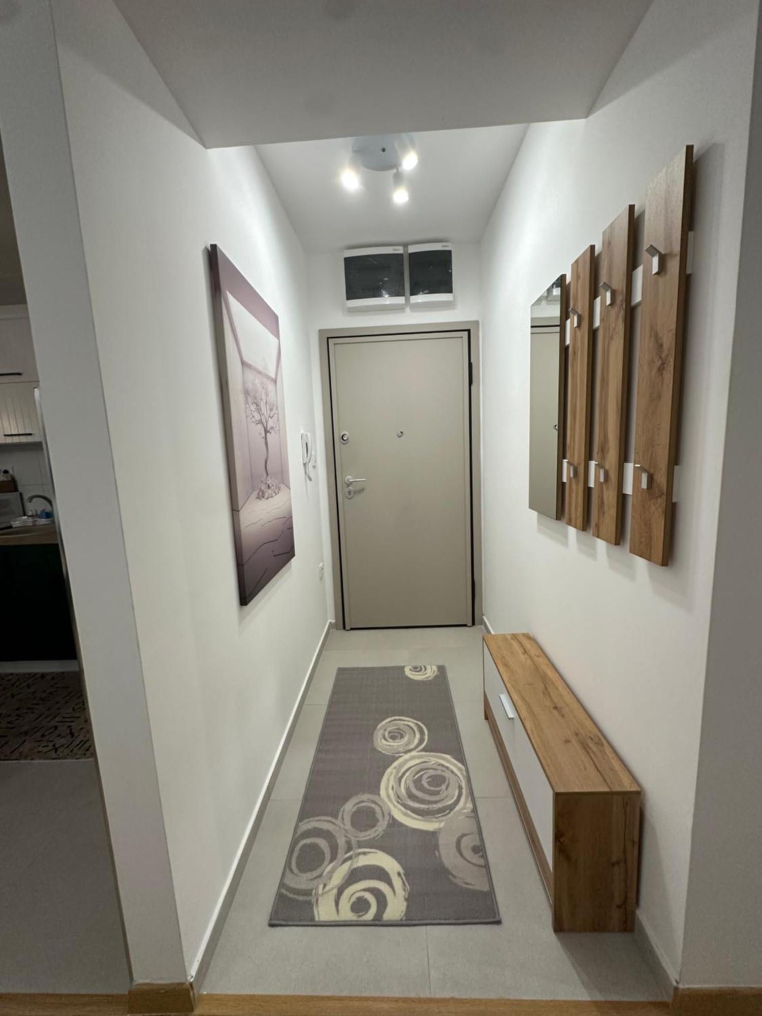 Thomas Two Bedroom Apartment-private Parking * Σκόπια
